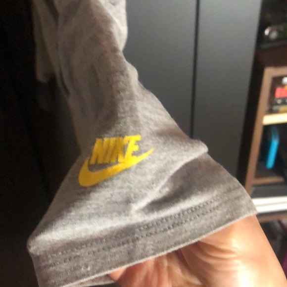 🖤💛 NWOT! Nike Pittsburgh Steelers V-neck size small - Picture 8 of 14